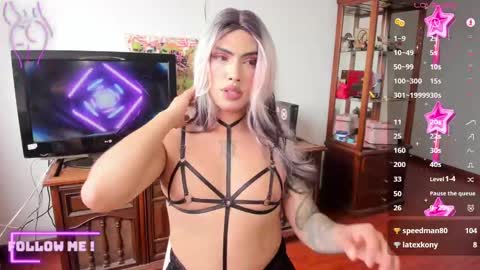 Snapshot of chaturmodels chatting on February 6, 2025, 7:40 pm Sophie online show from February 6, 2025, 7:40 pm