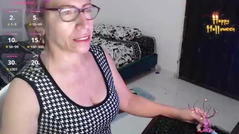 CHAYLA VICTORIA RUIZ  online show from October 24, 2025, 10:00 am