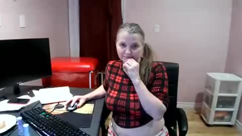 chealsiek online show from November 1, 2025, 2:35 am