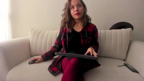 Regina Phalange online show from March 7, 2025, 5:28 pm