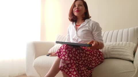 Regina Phalange online show from April 13, 2026, 8:25 pm