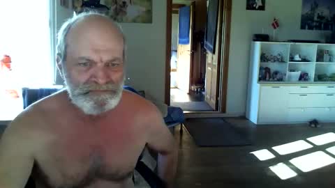 Snapshot of chefben666 chatting on October 19, 2025, 10:49 am chefben666 online show from October 19, 2025, 10:49 am