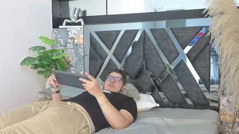 Snapshot of chel_seth chatting on January 7, 2026, 3:53 am online show from January 7, 2026, 3:53 am