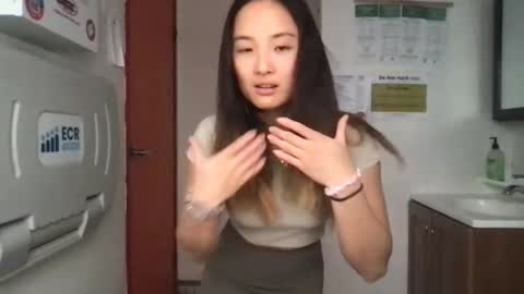 chellybear101 online show from January 19, 2025, 5:28 pm