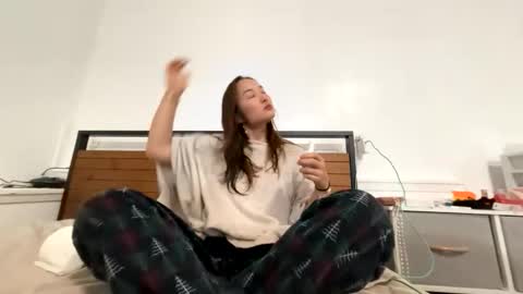 Snapshot of chellybear101 chatting on February 9, 2026, 3:38 pm chellybear101 online show from February 9, 2026, 3:38 pm