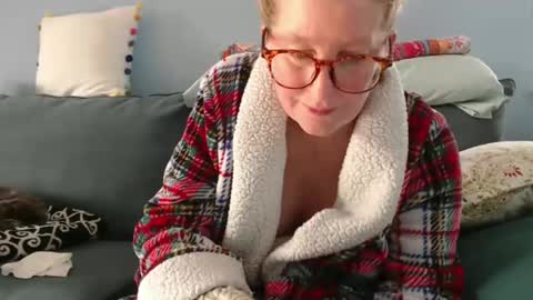 Snapshot of chelseasentra1 chatting on December 3, 2024, 6:38 pm Chelsea online show from December 3, 2024, 6:38 pm