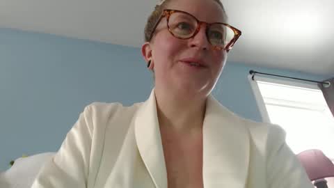 Snapshot of chelseasentra1 chatting on January 13, 2025, 5:12 pm Chelsea online show from January 13, 2025, 5:12 pm