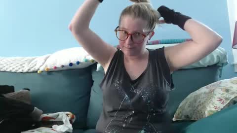 Snapshot of chelseasentra1 chatting on February 20, 2025, 5:29 pm Chelsea online show from February 20, 2025, 5:29 pm