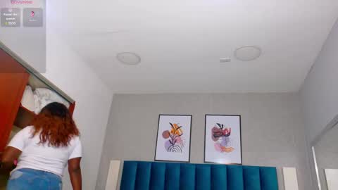 Snapshot of cheneelllorens chatting on January 21, 2025, 2:11 am online show from January 21, 2025, 2:11 am