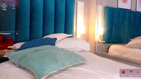 Snapshot of cheneelllorens chatting on February 8, 2025, 2:04 am online show from February 8, 2025, 2:04 am