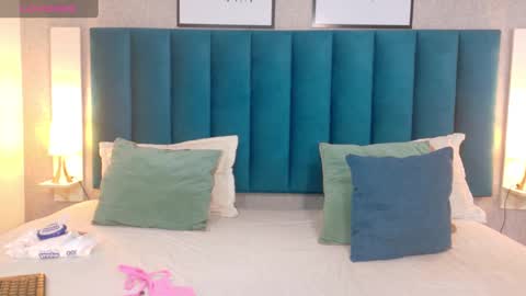 Snapshot of cheneelllorens chatting on March 3, 2025, 7:17 pm online show from March 3, 2025, 7:17 pm