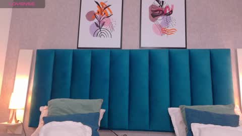 Snapshot of cheneelllorens chatting on September 12, 2025, 8:20 pm online show from September 12, 2025, 8:20 pm