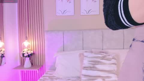 cherlyn_1 online show from May 23, 2026, 3:27 pm