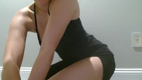 cherry7_7 online show from November 1, 2025, 7:32 am