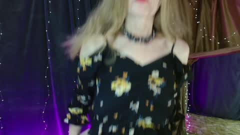 Snapshot of cherry_blossomsx chatting on December 9, 2024, 6:01 am thanks guys see you tomorrow online show from December 9, 2024, 6:01 am