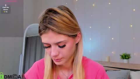 cherry_pr1ce online show from September 23, 2025, 10:46 pm