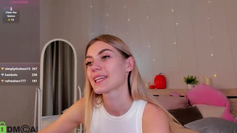 cherry_pr1ce online show from October 27, 2025, 11:58 am