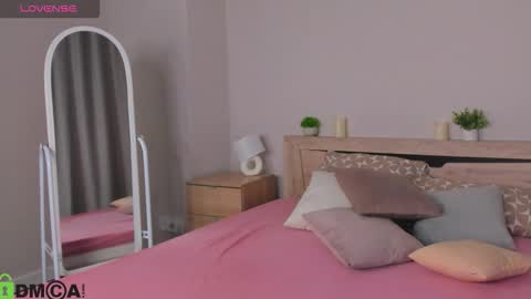 cherry_pr1ce online show from January 14, 2026, 11:42 pm