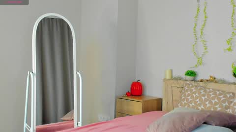 cherry_pr1ce online show from April 9, 2026, 12:10 am