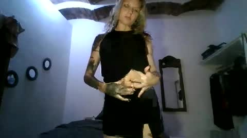 Snapshot of cherryblushxo chatting on April 24, 2026, 1:30 am cherryblushxo online show from April 24, 2026, 1:30 am