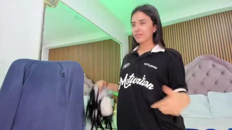 Cherry online show from April 12, 2026, 1:32 am