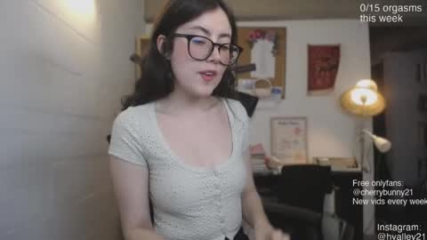 Sarah Prez online show from May 28, 2026, 4:43 am