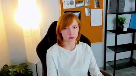 cherrycrushlove online show from May 8, 2026, 6:52 am