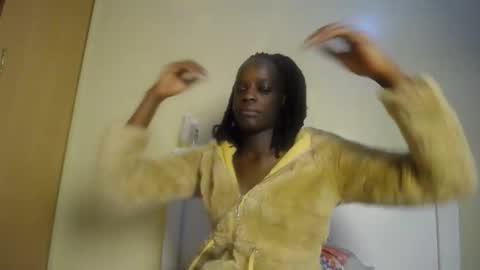 cherrycuddle2 online show from December 18, 2025, 7:09 pm