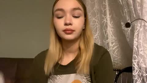 Lei online show from December 16, 2025, 2:33 pm