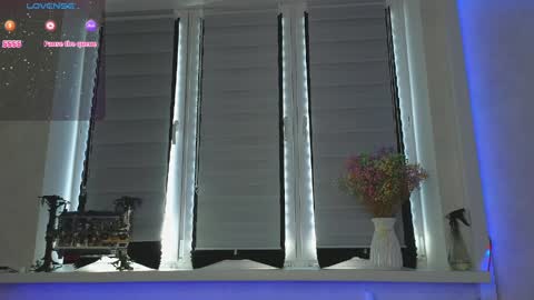 Lysia online show from April 7, 2026, 1:22 pm