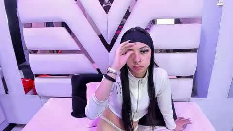 cherrysweetl_ online show from May 29, 2026, 12:36 pm