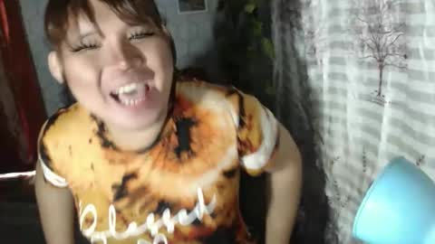 chescahotxxxl online show from May 8, 2026, 11:32 pm