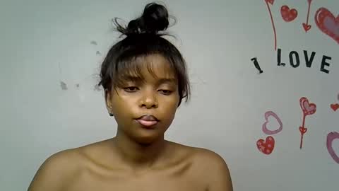 chibobo_ online show from December 3, 2024, 10:28 am