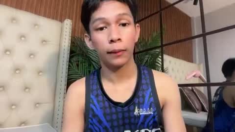 Snapshot of chick_renz chatting on June 22, 2026, 10:56 am chick_renz online show from June 22, 2026, 10:56 am