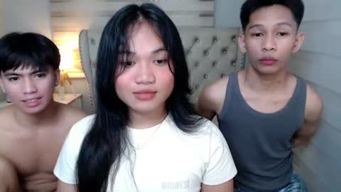 Snapshot of chick_renz chatting on June 27, 2026, 5:45 am chick_renz online show from June 27, 2026, 5:45 am