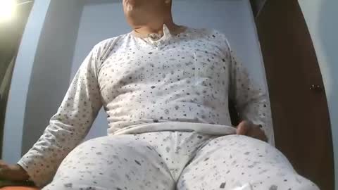 Snapshot of chicoguapo8 chatting on November 24, 2025, 12:43 am jorge online show from November 24, 2025, 12:43 am