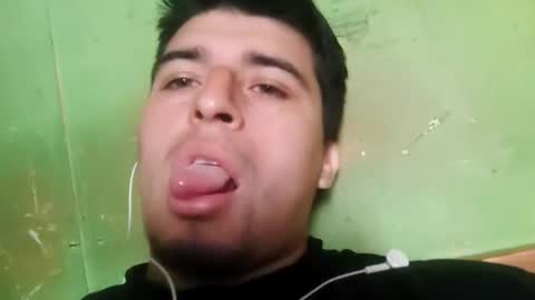 chilehot28 online show from December 17, 2025, 1:50 pm