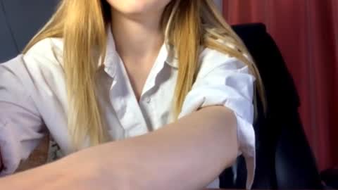 Sasha online show from September 24, 2025, 6:22 pm