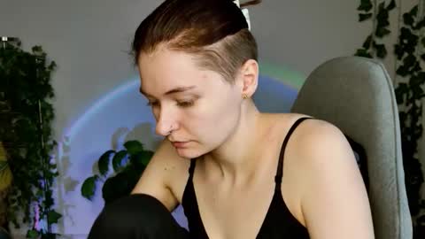 Bella online show from March 3, 2026, 9:15 am