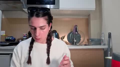 Snapshot of chillwithcamii chatting on April 28, 2026, 2:33 pm yoursensualparadise online show from April 28, 2026, 2:33 pm