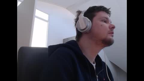 chillzonecam online show from April 26, 2026, 10:02 am