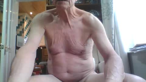 chipper341596 online show from April 11, 2026, 8:07 am