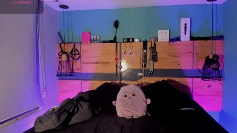 Chloeallennn  online show from April 10, 2026, 11:48 am