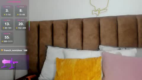 C H L O E  online show from November 27, 2025, 1:35 pm