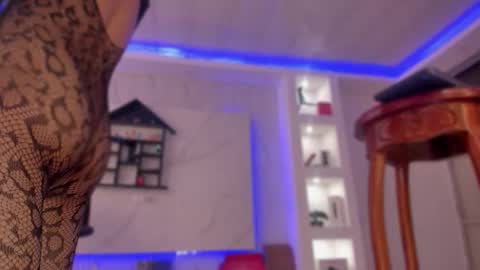 chloe_cooperr online show from February 8, 2026, 3:48 pm