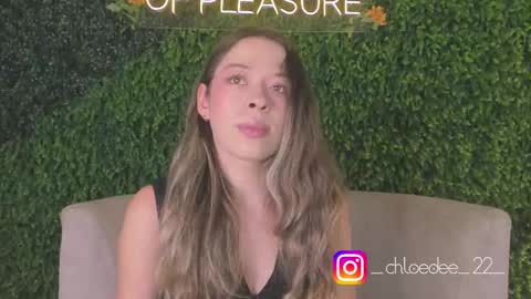 Chloe online show from October 2, 2025, 12:45 pm