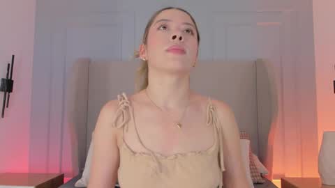 Chloe online show from March 14, 2026, 12:10 pm