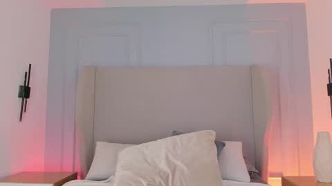 Chloe online show from March 15, 2026, 12:33 pm