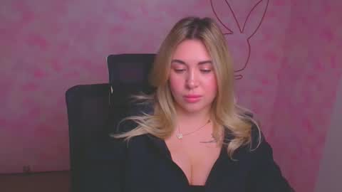 Snapshot of chloe_diva chatting on November 28, 2025, 12:19 pm Chloe online show from November 28, 2025, 12:19 pm