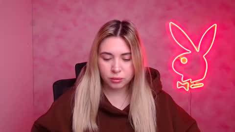 Snapshot of chloe_diva chatting on December 1, 2025, 6:29 am Chloe online show from December 1, 2025, 6:29 am